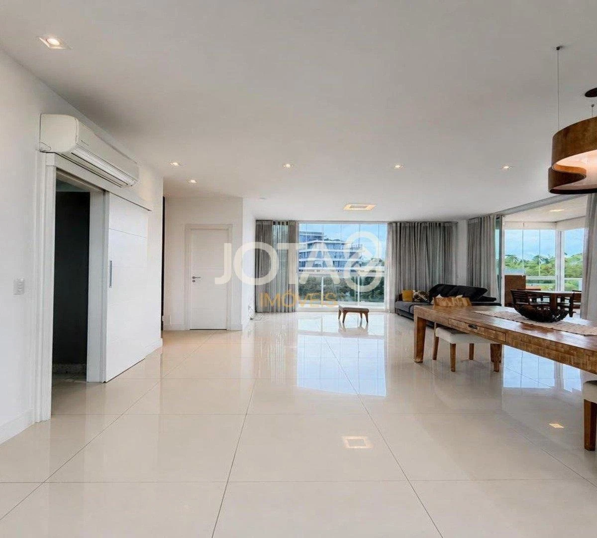 Bañera y 4 dormitorios: departamento de 323 m² — photo 4