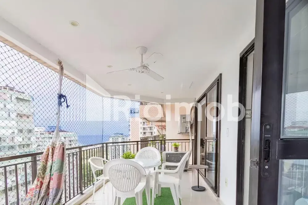 Furnished apartment with balcony and a gas stove kitchen — photo 11