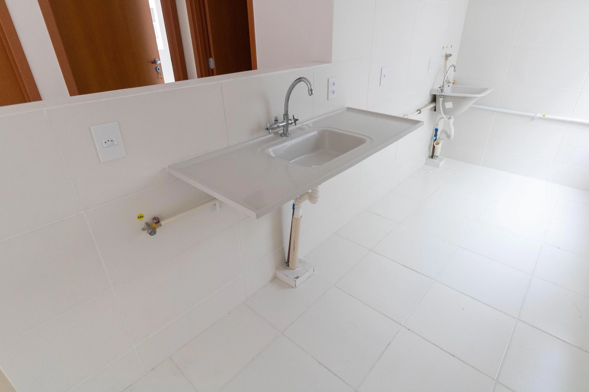 Unfurnished 2-bedroom apartment with 1 bathroom — photo 41