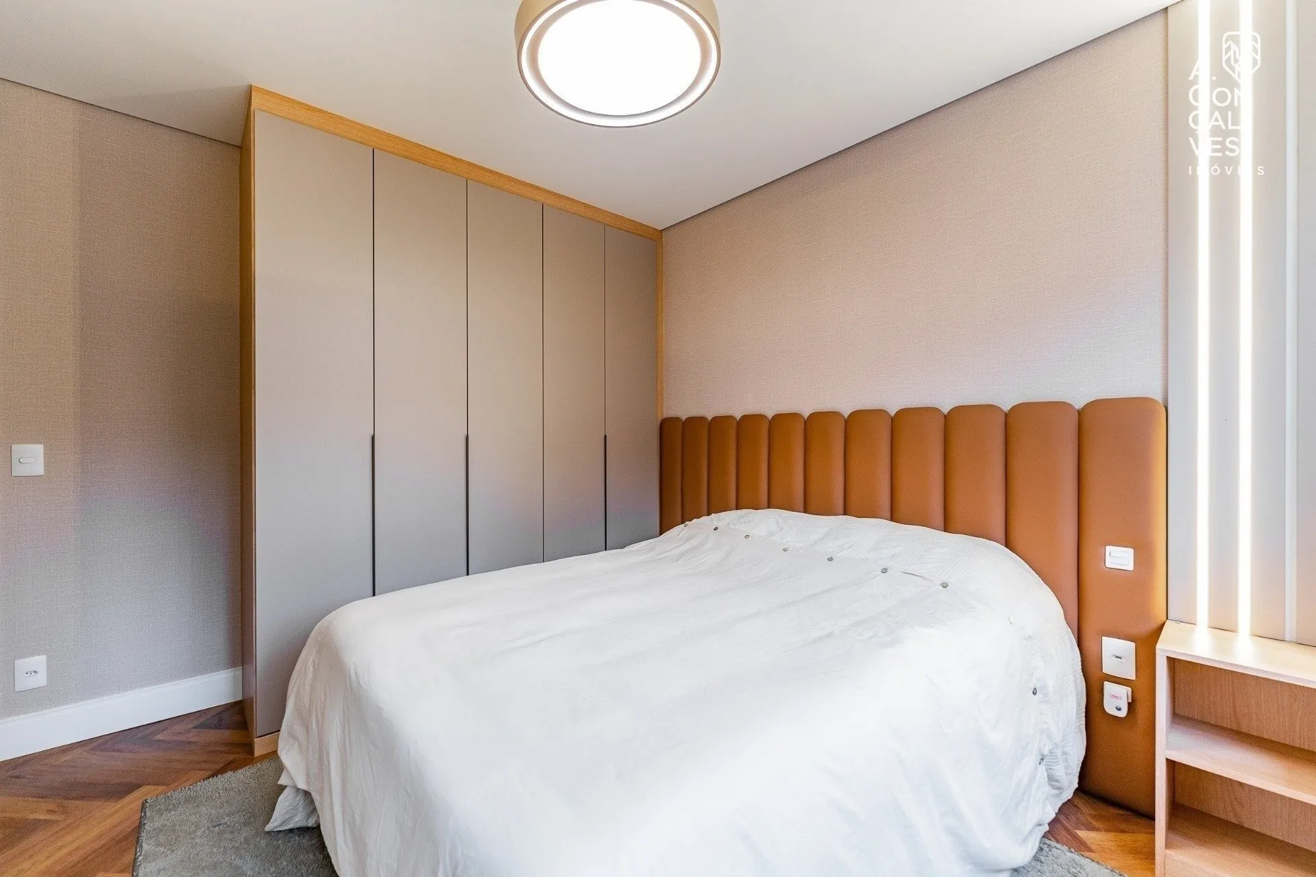 Мебльована квартира 260 м² з 4 спальнями з власними ваннами — photo 15
