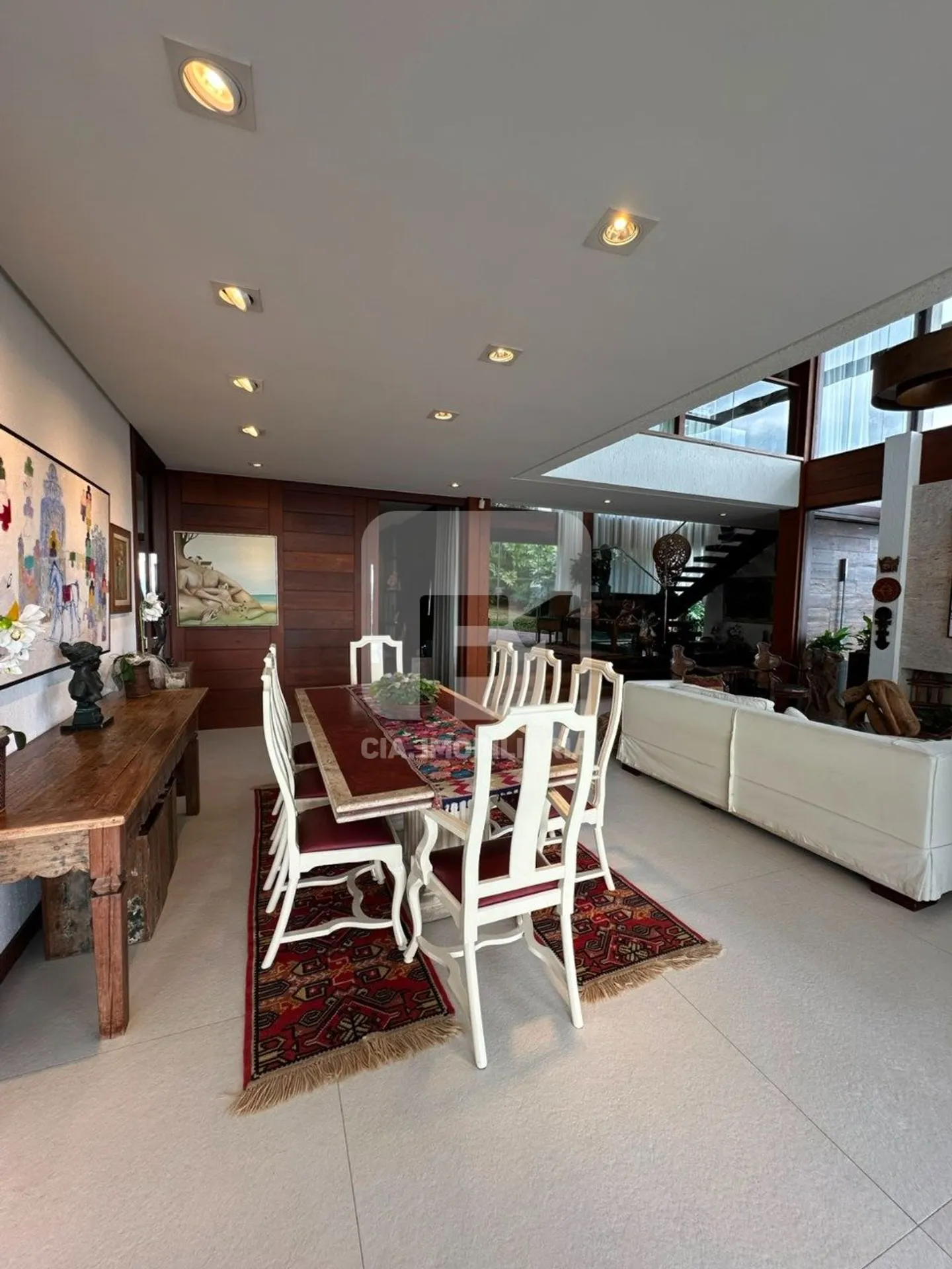 Furnished house with 6 bedrooms and 650 m² total — photo 82