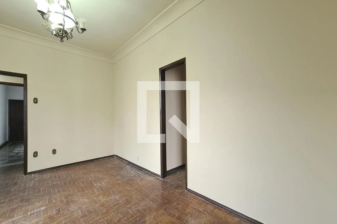 Квартира без меблів з 3 спальнями та балконом — photo 36