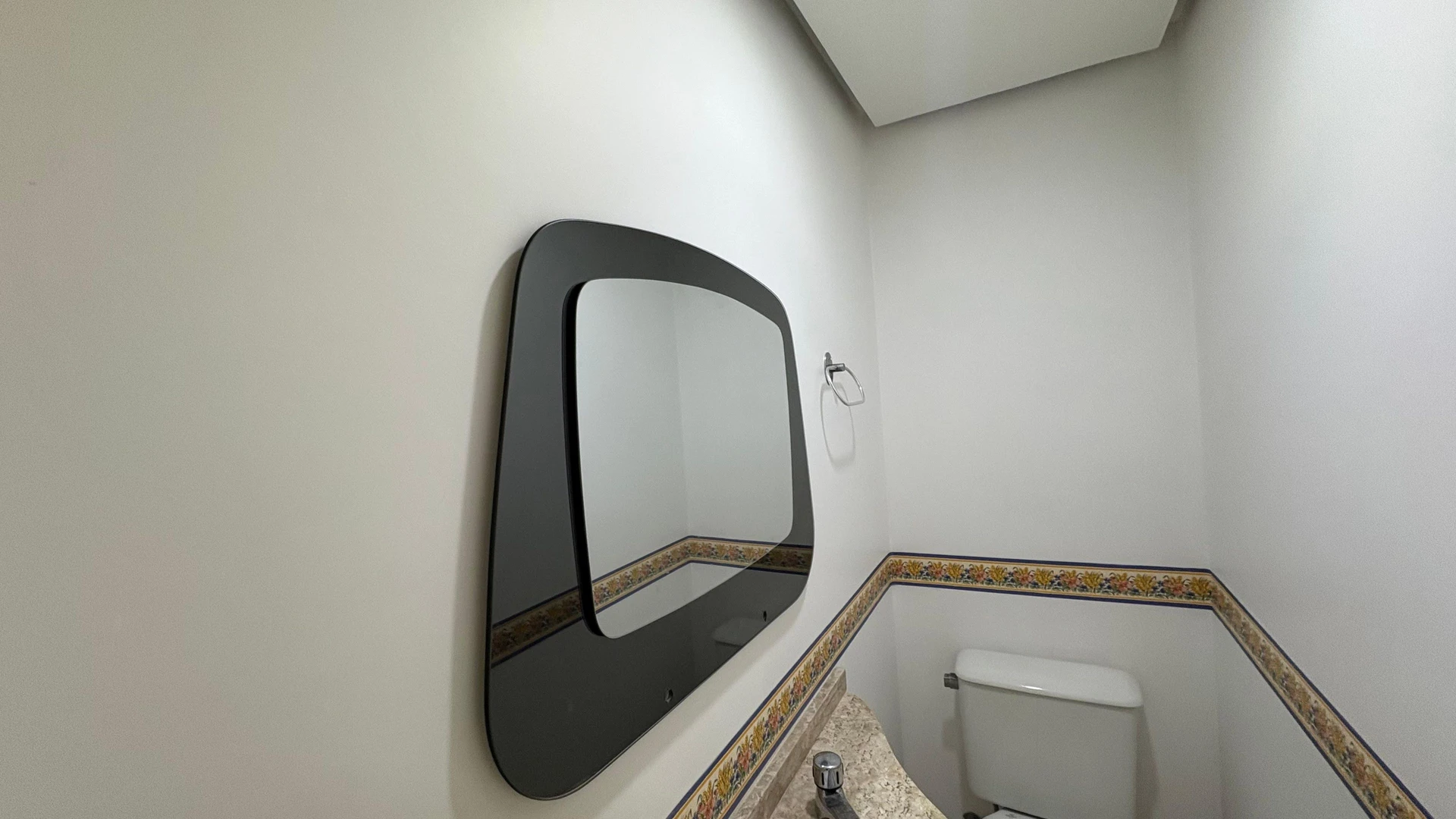 Glass-enclosed balcony in a 3-bedroom apartment, 120 m² — photo 28