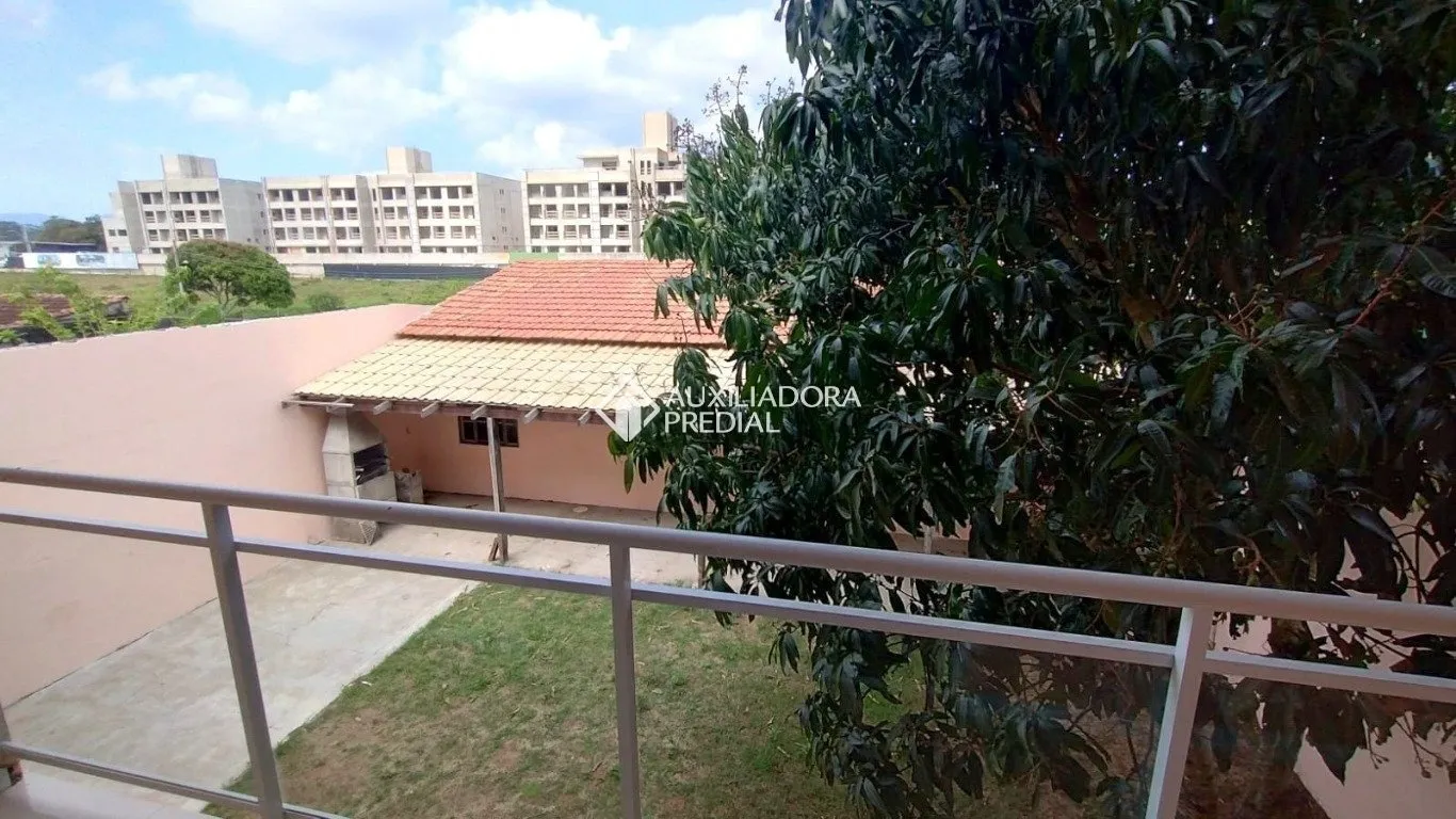 200 m² house with a bathtub and a glass-enclosed balcony — photo 21
