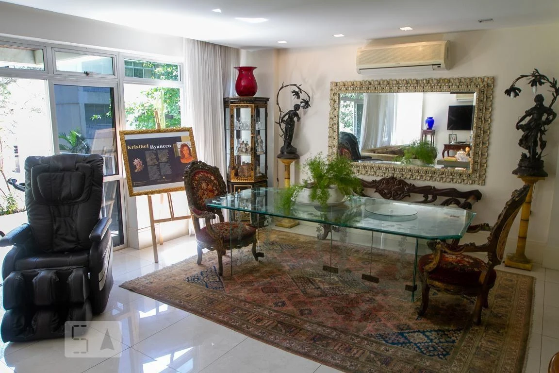 Furnished apartment with 3 bedrooms and 148 m² — photo 16
