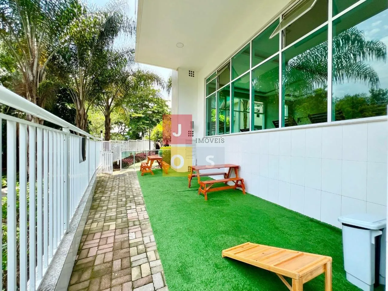 Furnished 4-bedroom suite apartment with 156 m² — photo 94