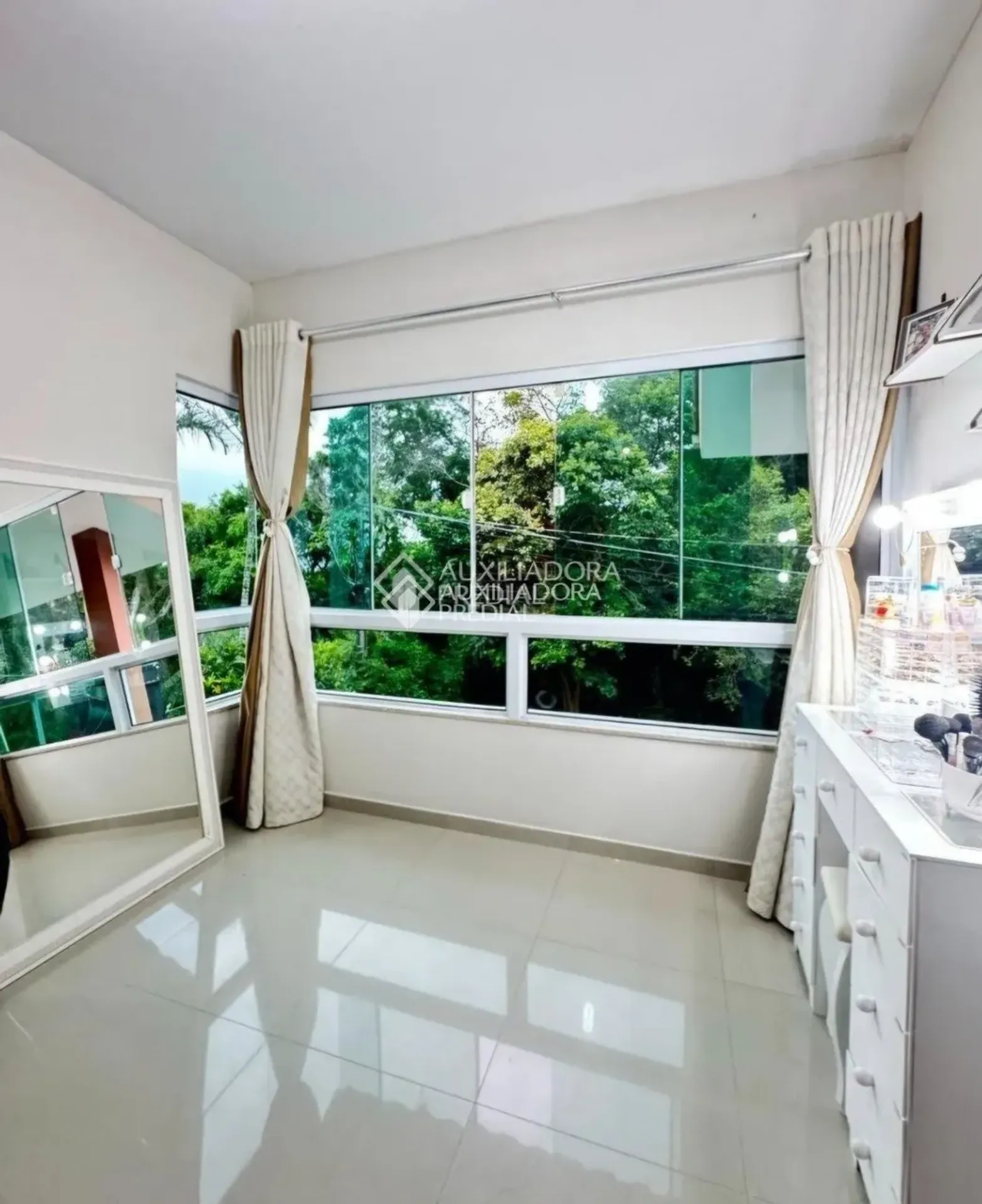 Casa mobiliada de 3 quartos com jardim e BBQ privativo — photo 9