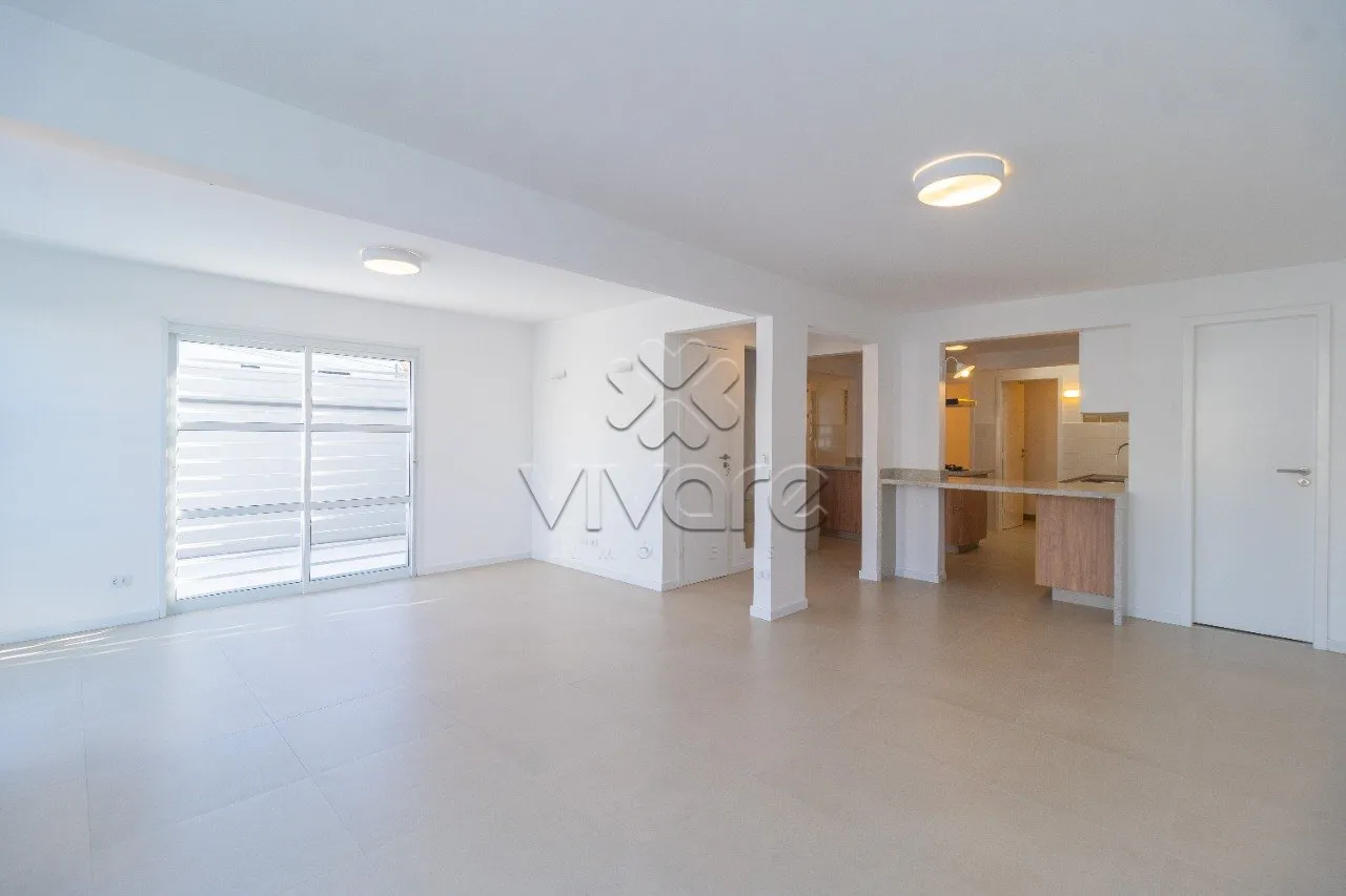 3-bedroom house with a washing machine