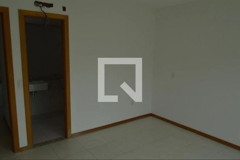 188 m² house with 4 en-suite bedrooms and 3 parking spots — photo 44