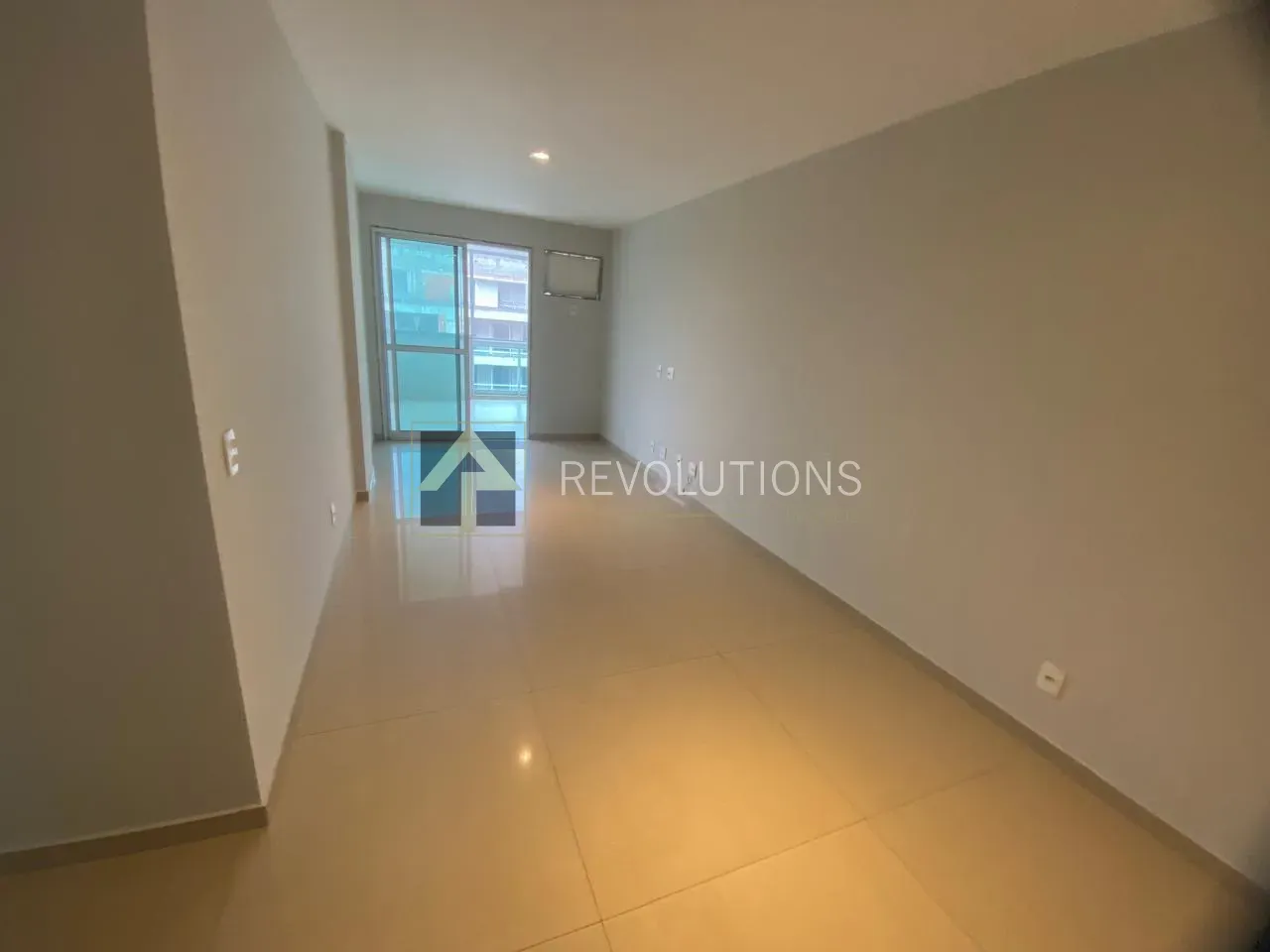 Apartamento de 3 quartos em condomínio com piscina — photo 14