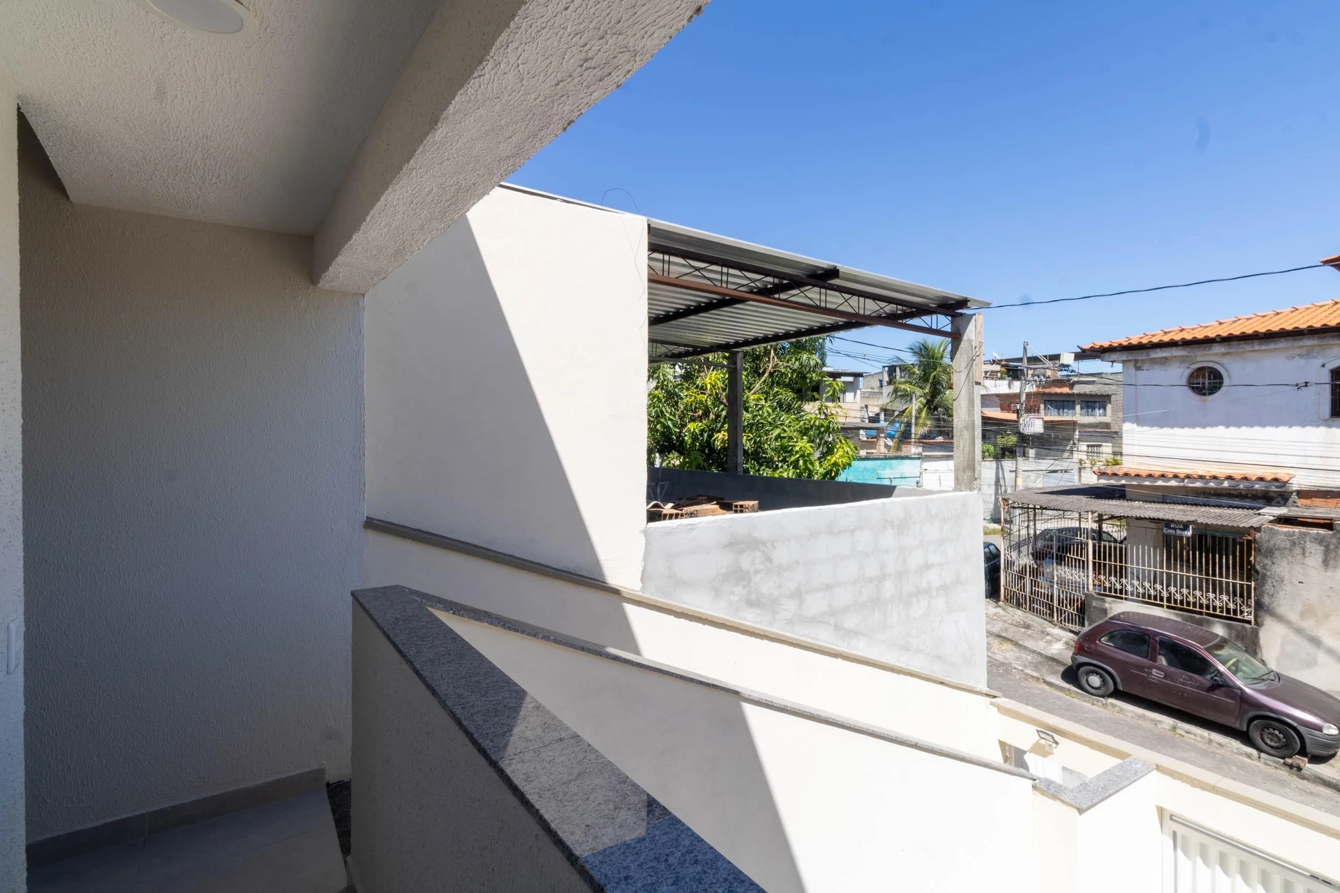 Casa para alugar com 1 quarto e varanda