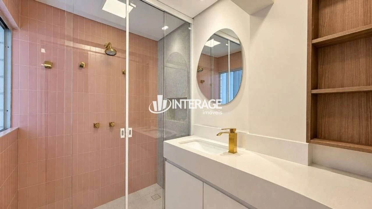 2-bedroom apartment with a private pool in Curitiba — photo 10
