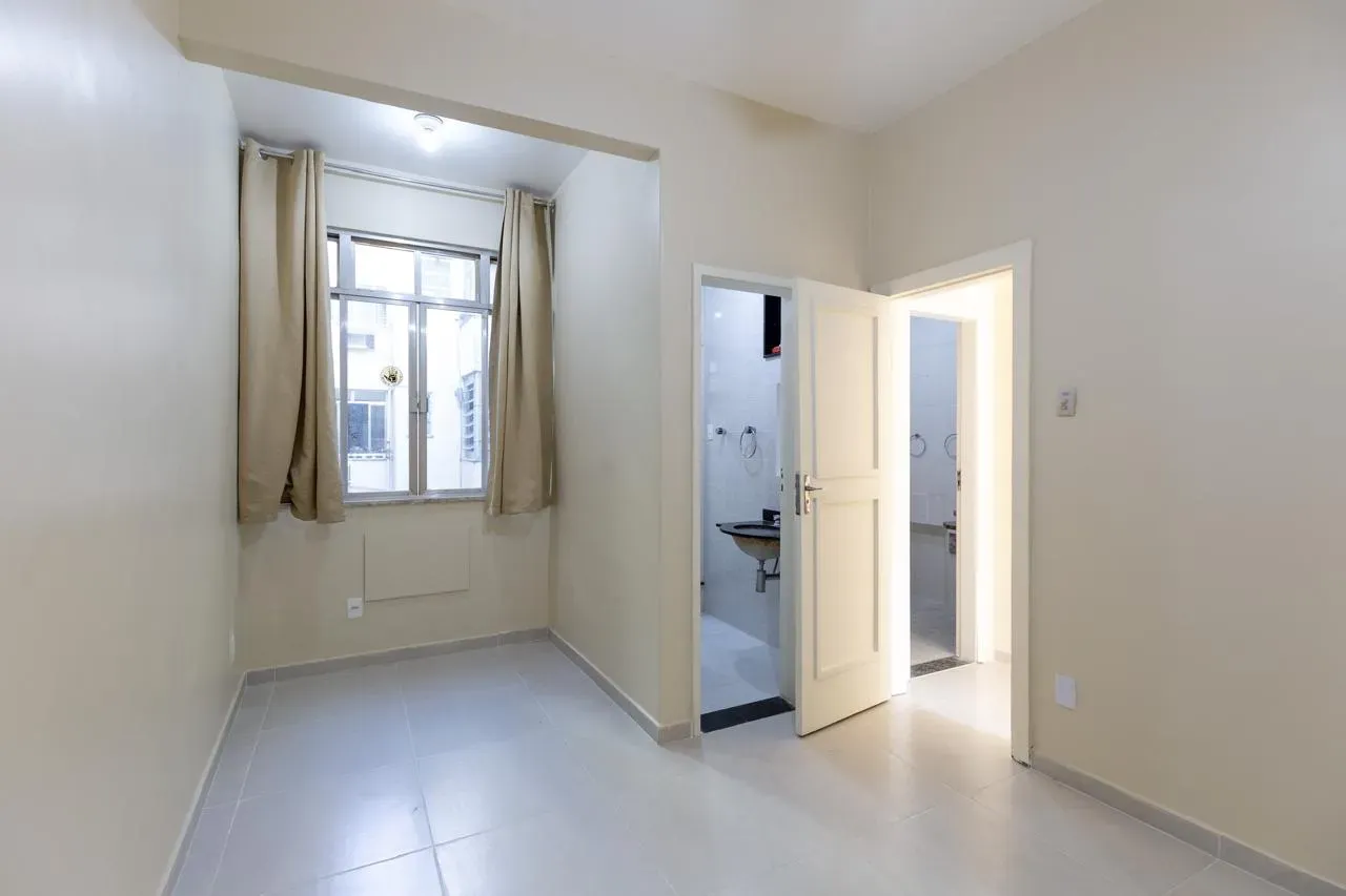 3-bedroom apartment with a suite and air conditioning — photo 10