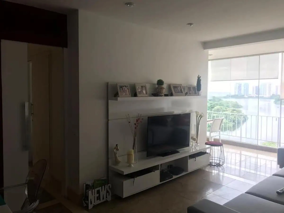 3-bedroom apartment with 2 en-suite bathrooms and enclosed balcony — photo 3