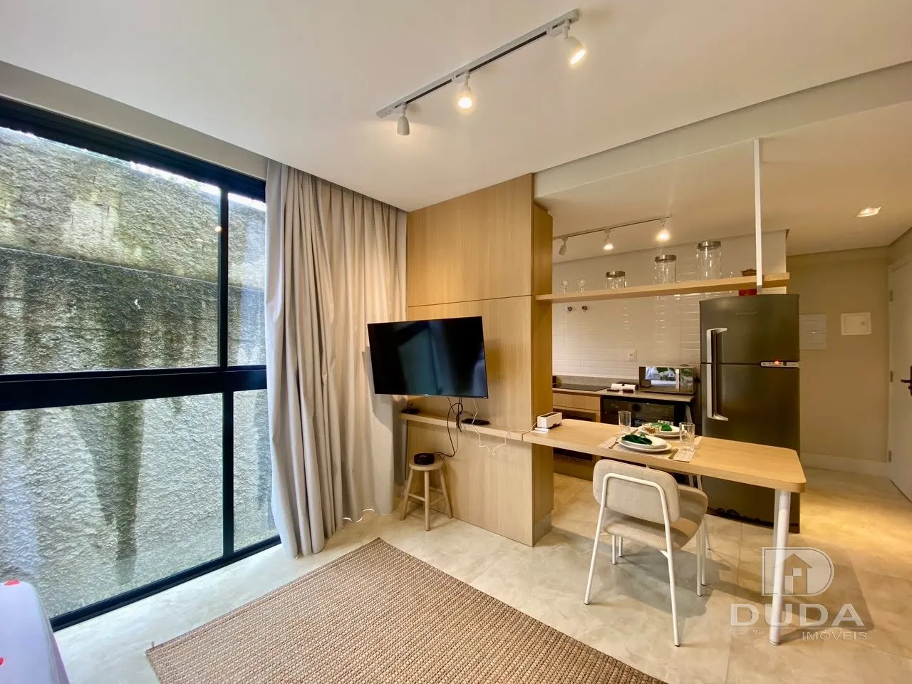 One-bedroom apartment with a water view