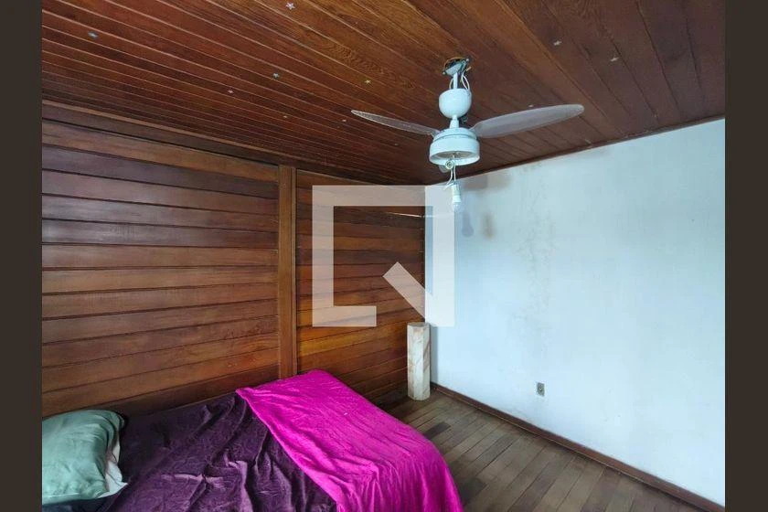 3-bedroom house with a walk-in closet — photo 42