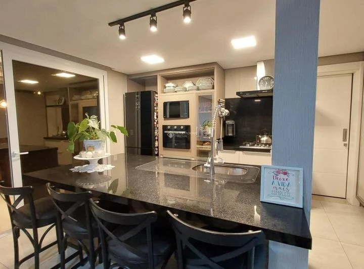 Furnished 360 m² house with 3 bedrooms and 2 bathrooms — photo 3