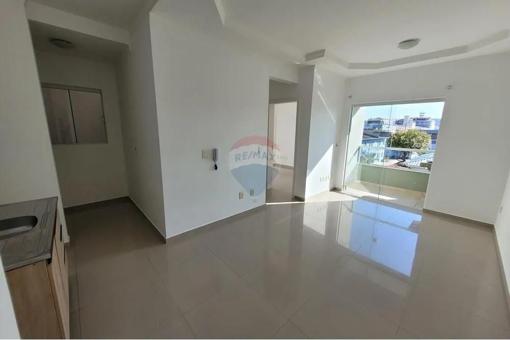 Balcony with a grill in a 2-bedroom apartment, 60 m²