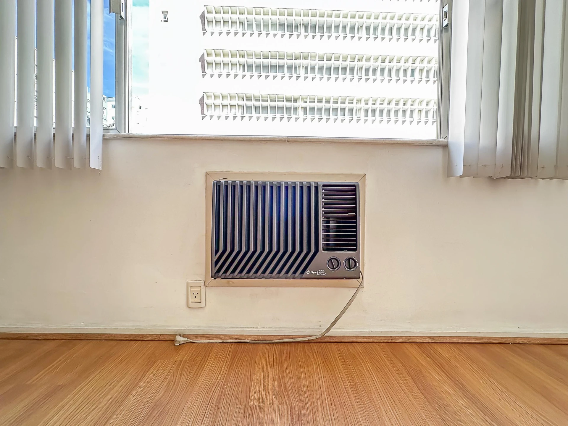 Apartment with 3 bedrooms and 2 bathrooms — photo 37