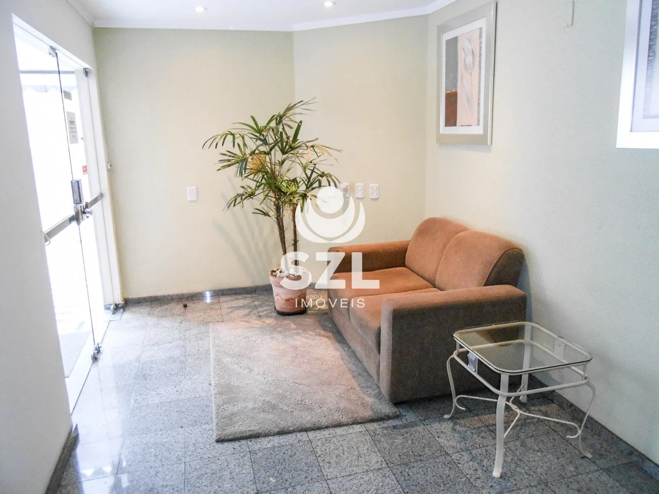 Apartment, 79 m², with wood or laminate floors — photo 20