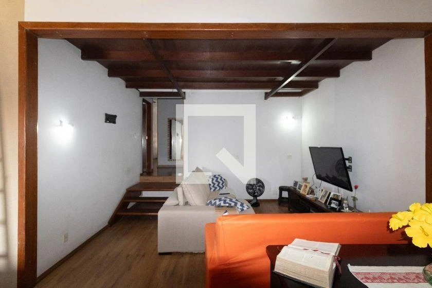 Furnished house with 4 bedrooms and 290 m² — photo 22