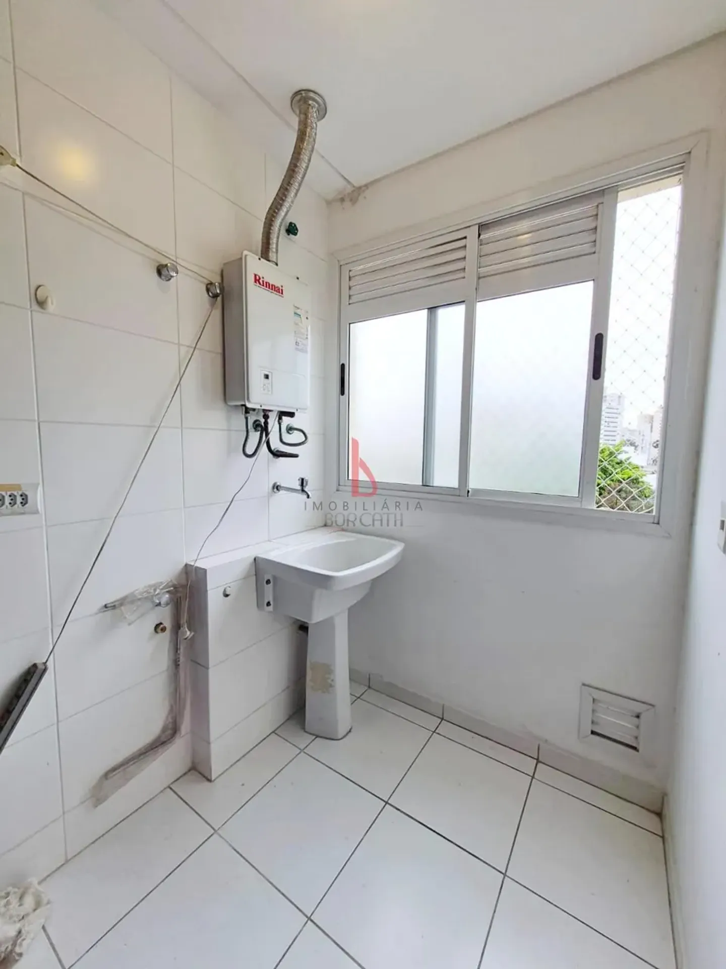 One-bedroom apartment in a building with a sauna — photo 33