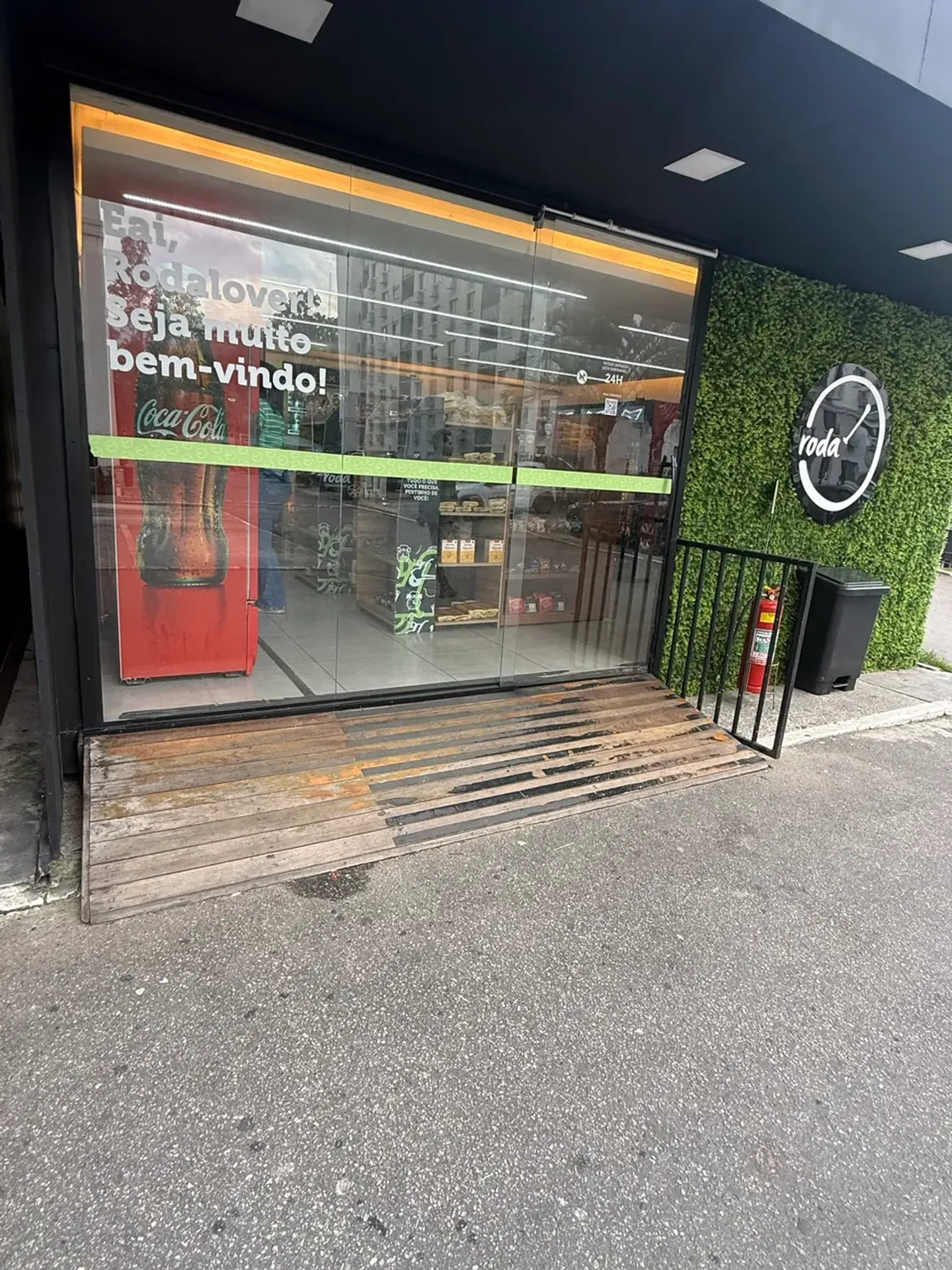 Apartamento de 2 quartos em condomínio com academia — photo 23