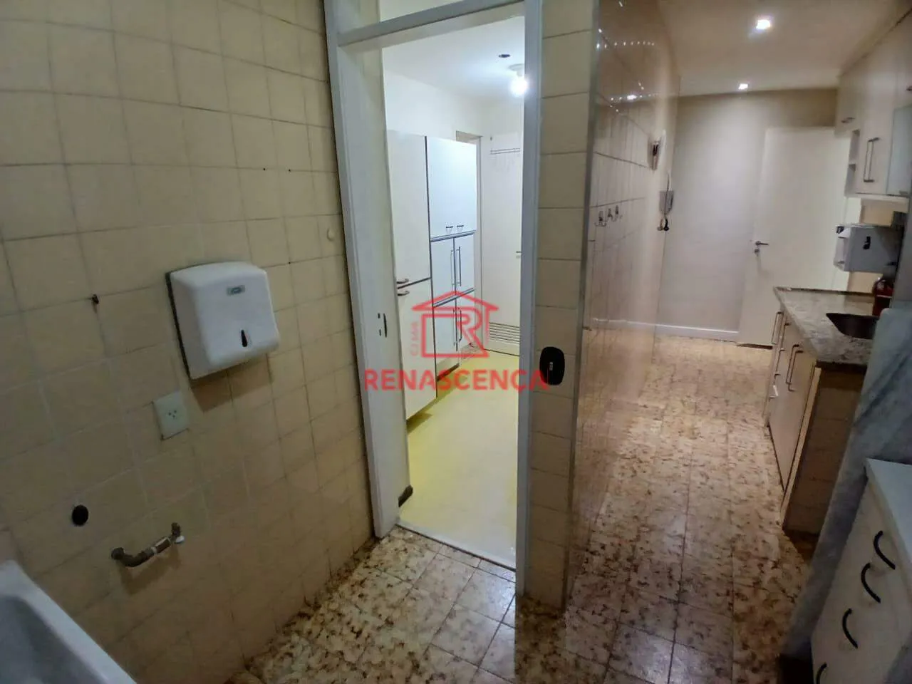 3-bedroom apartment with balcony and 2 bathrooms — photo 21