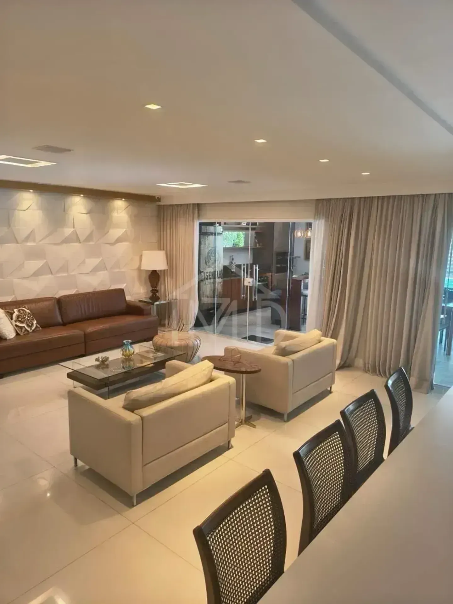Furnished house with 4 bedrooms and 5 bathrooms — photo 30