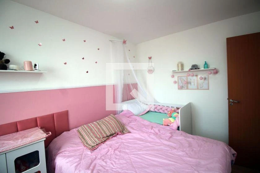 2-bedroom apartment in a building with a gym — photo 6