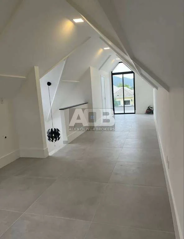 Casa de 350 m² com 3 suítes e jardim privativo — photo 18