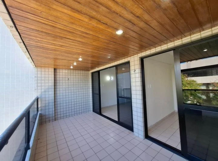 Орендна квартира 101 м² з 3 спальнями та балконом