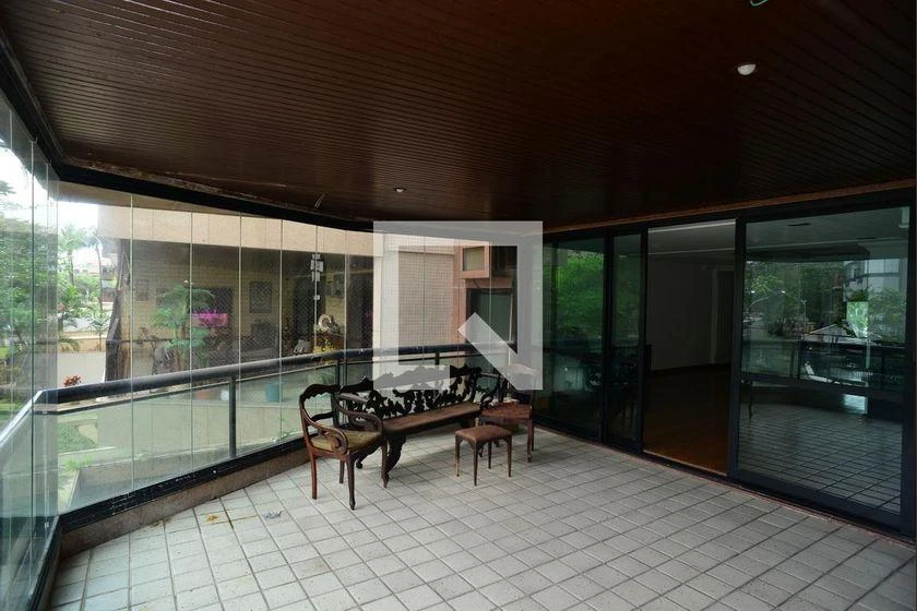 Apartamento de 4 quartos com 215 m² e varanda envidraçada — photo 24