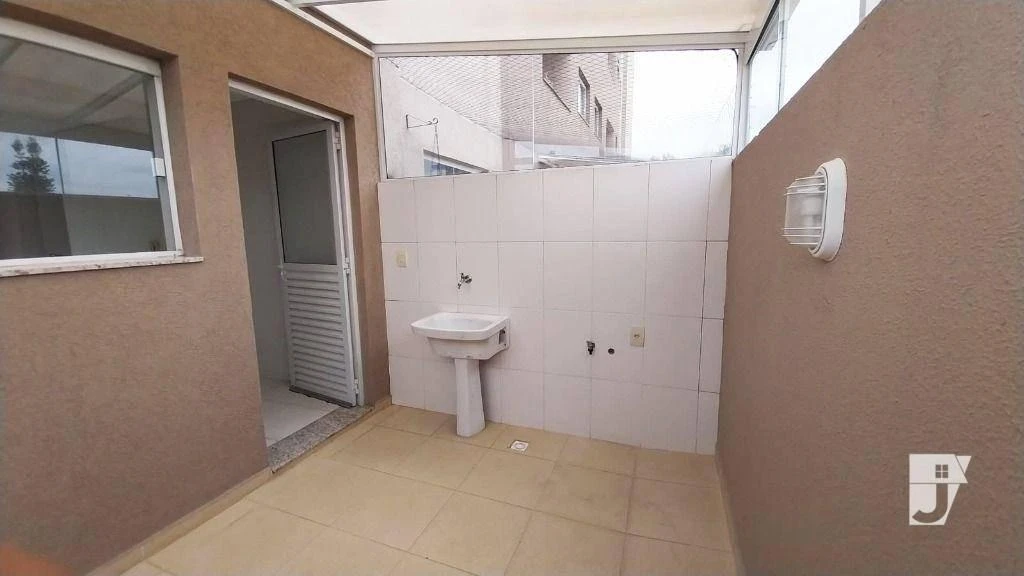 Apartamento mobiliado, 32 m², com janelas do piso ao teto — photo 10