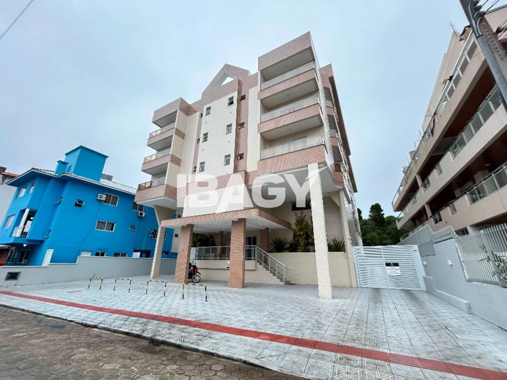 Unfurnished 77 m² apartment with 1 en-suite bedroom — photo 20