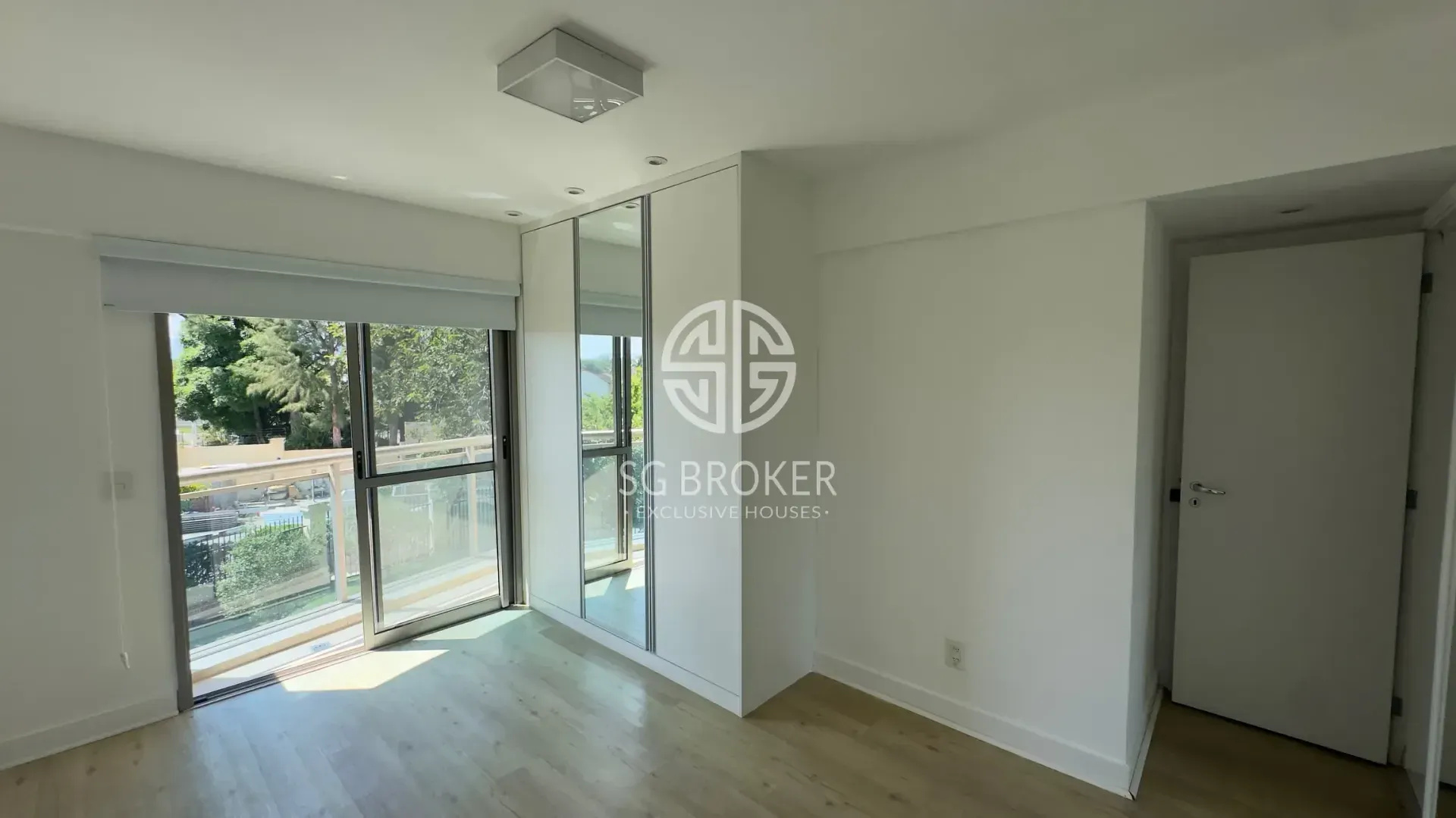 Apartamento com cozinha integrada e 4 dormitórios — photo 36