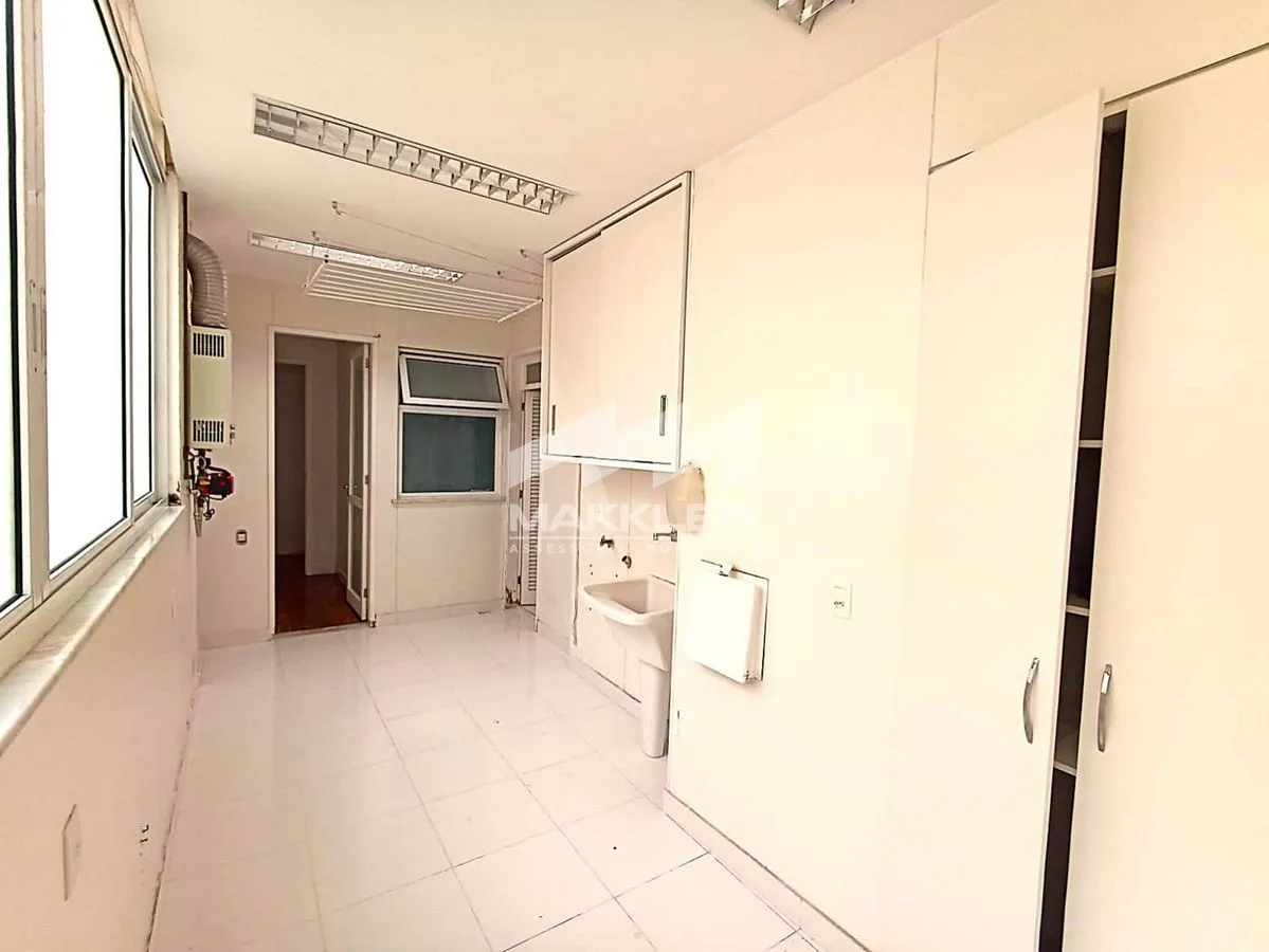 Apartment with 4 bedrooms and 4 bathrooms — photo 39