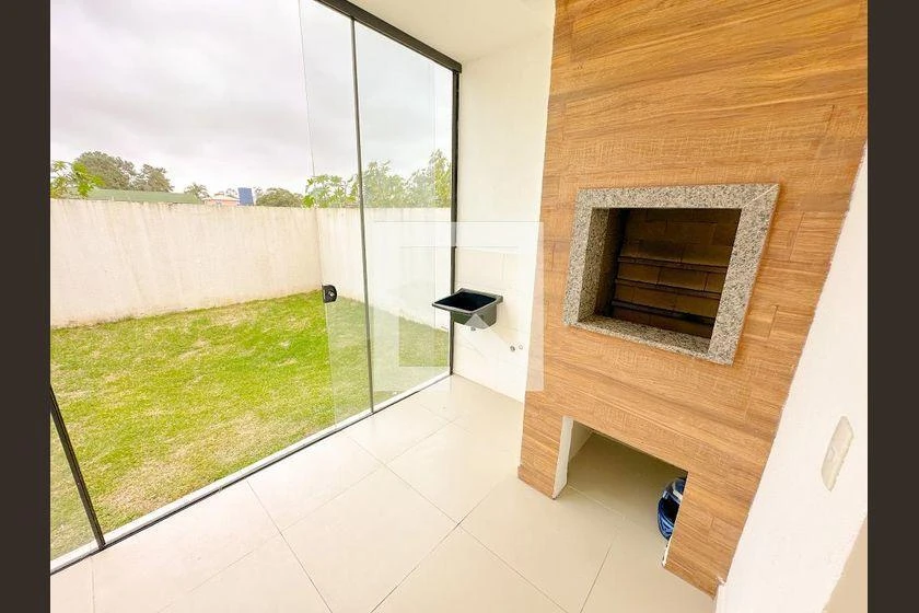 2-bedroom house with a grill on the balcony in Florianópolis — photo 2