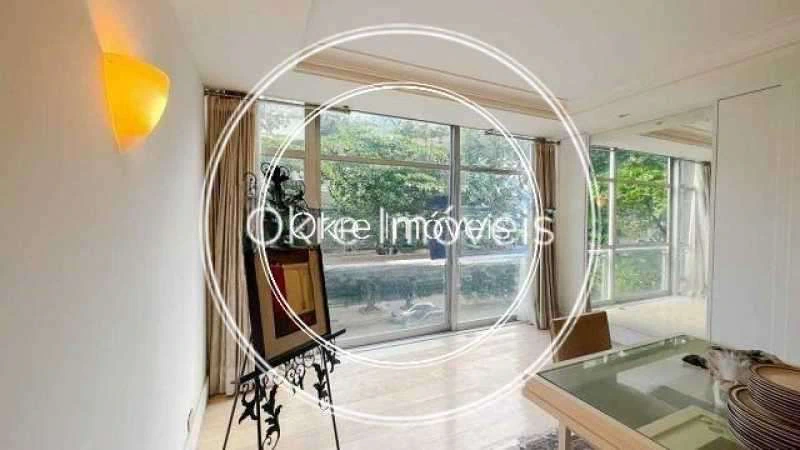 300 m² apartment with 4 bedrooms and 4 bathrooms — photo 12