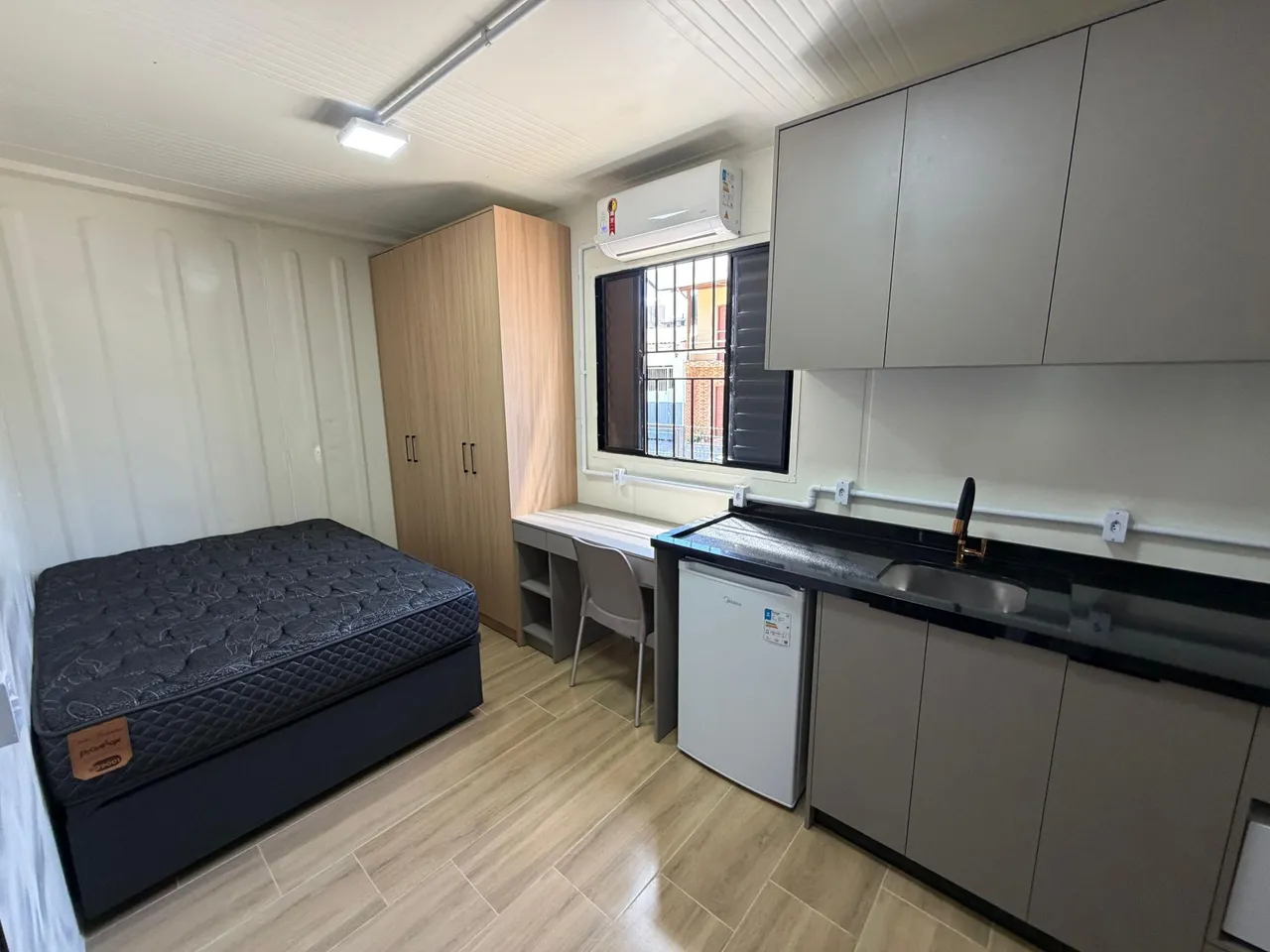 Furnished studio container with 1 bedroom and 1 bathroom