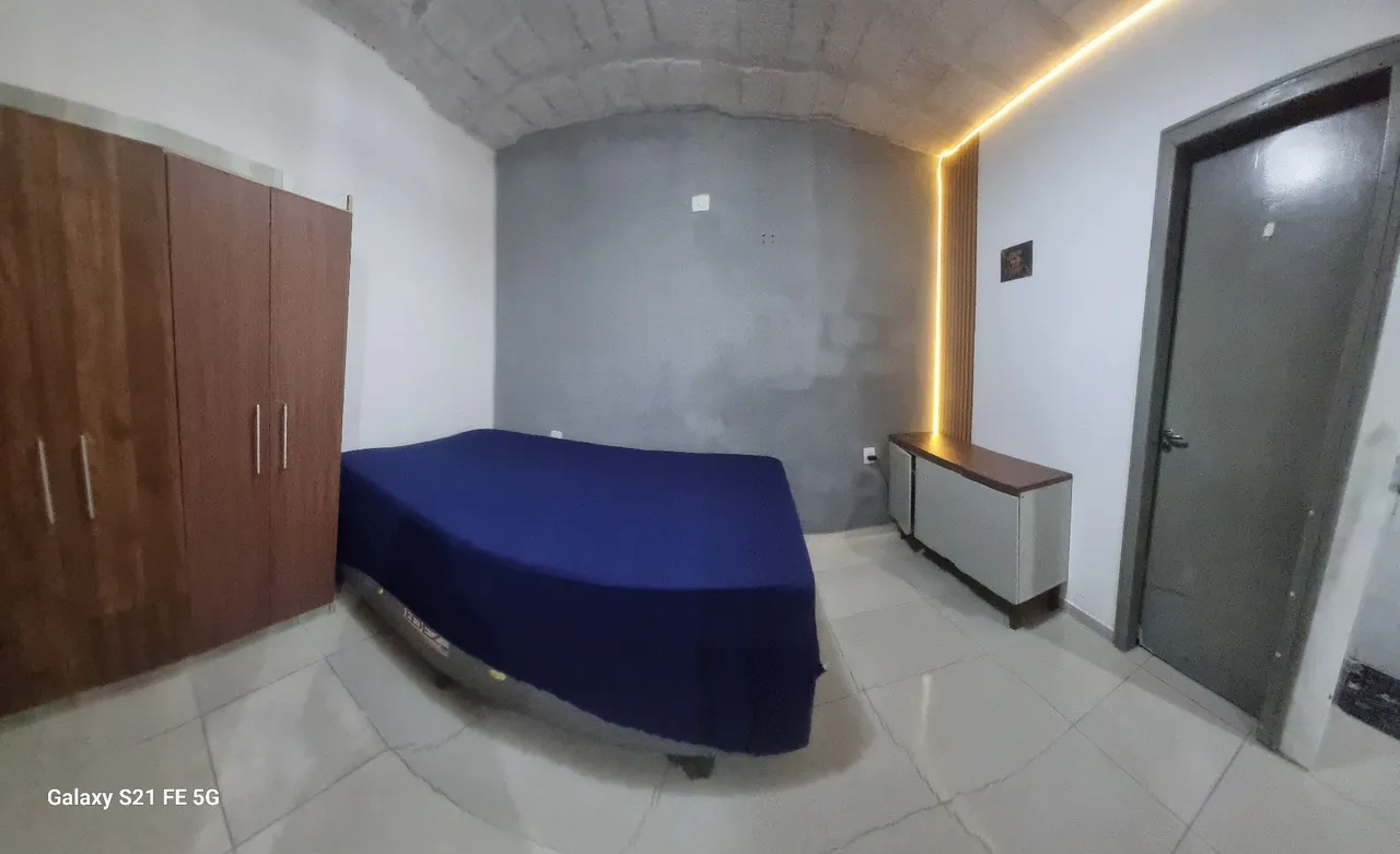 Unfurnished apartment with 1 bedroom and 1 bathroom