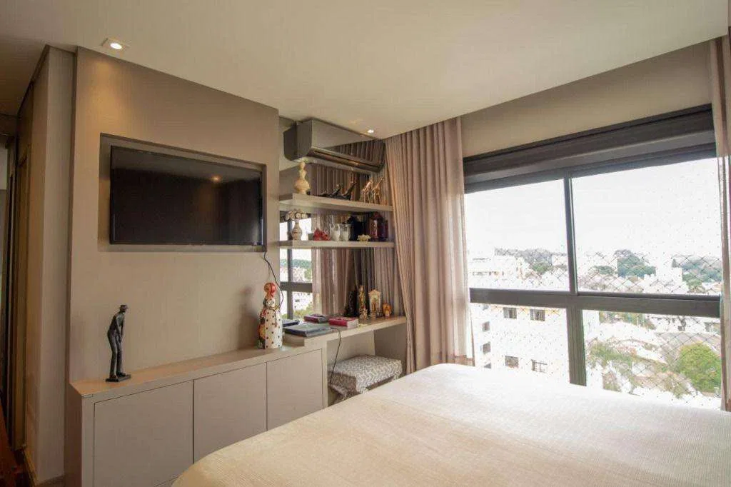 Home office in a 4-bedroom apartment, 181 m² — photo 16