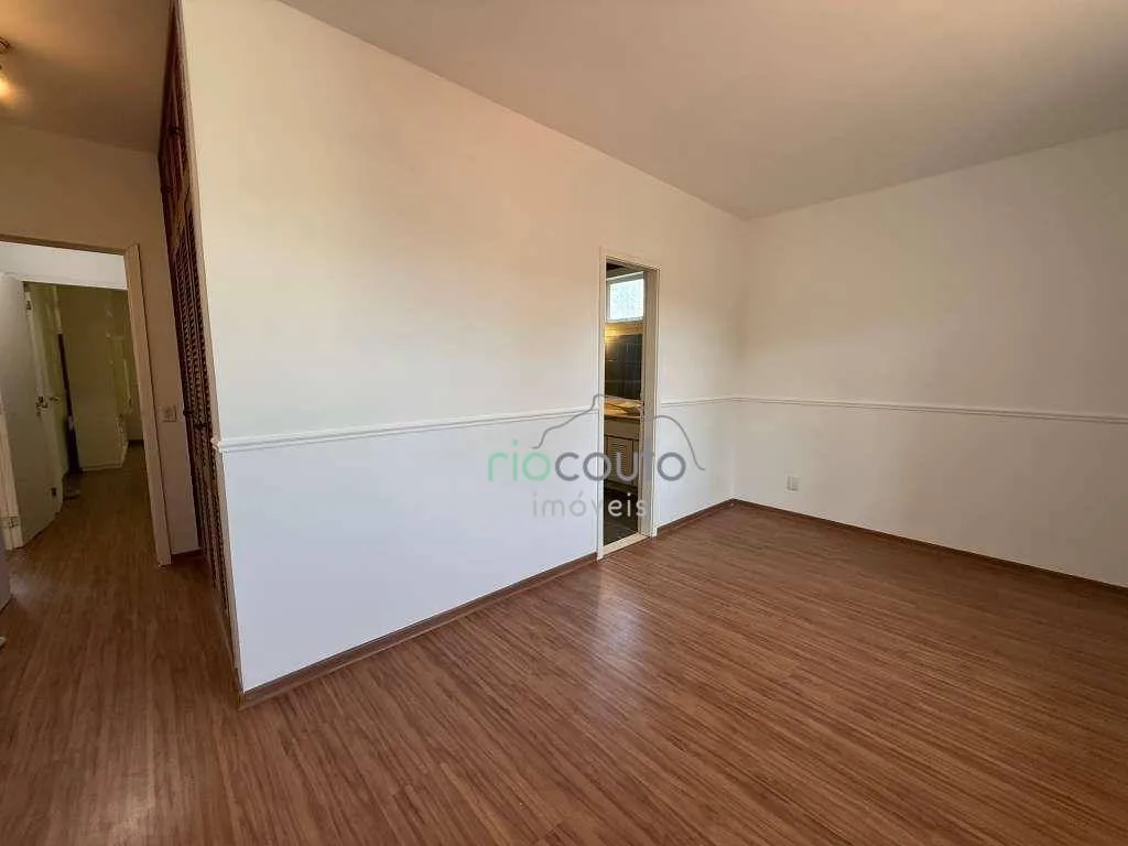 Casa com 5 quartos, 990 m² e 2 vagas, perto das janelas — photo 42