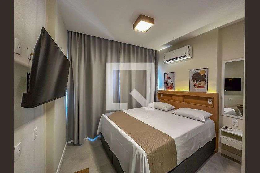 Furnished studio with 1 bedroom and 1 bathroom