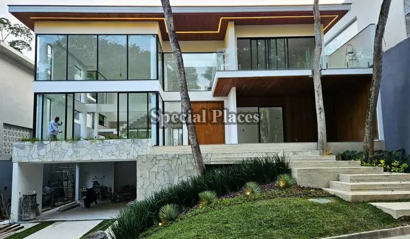 Duplex house in a gated community with 5 bedrooms and 5 baths — photo 11