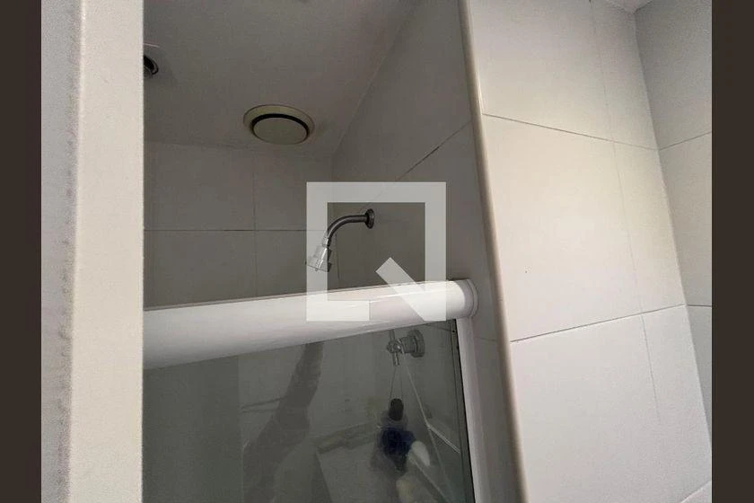 206 m² apartment with 4 en-suite bedrooms and glass balcony — photo 11