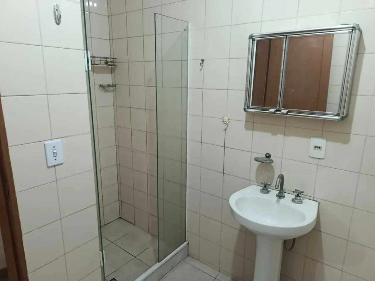 Apartamento de 3 quartos com cozinha separada e 85 m² — photo 4