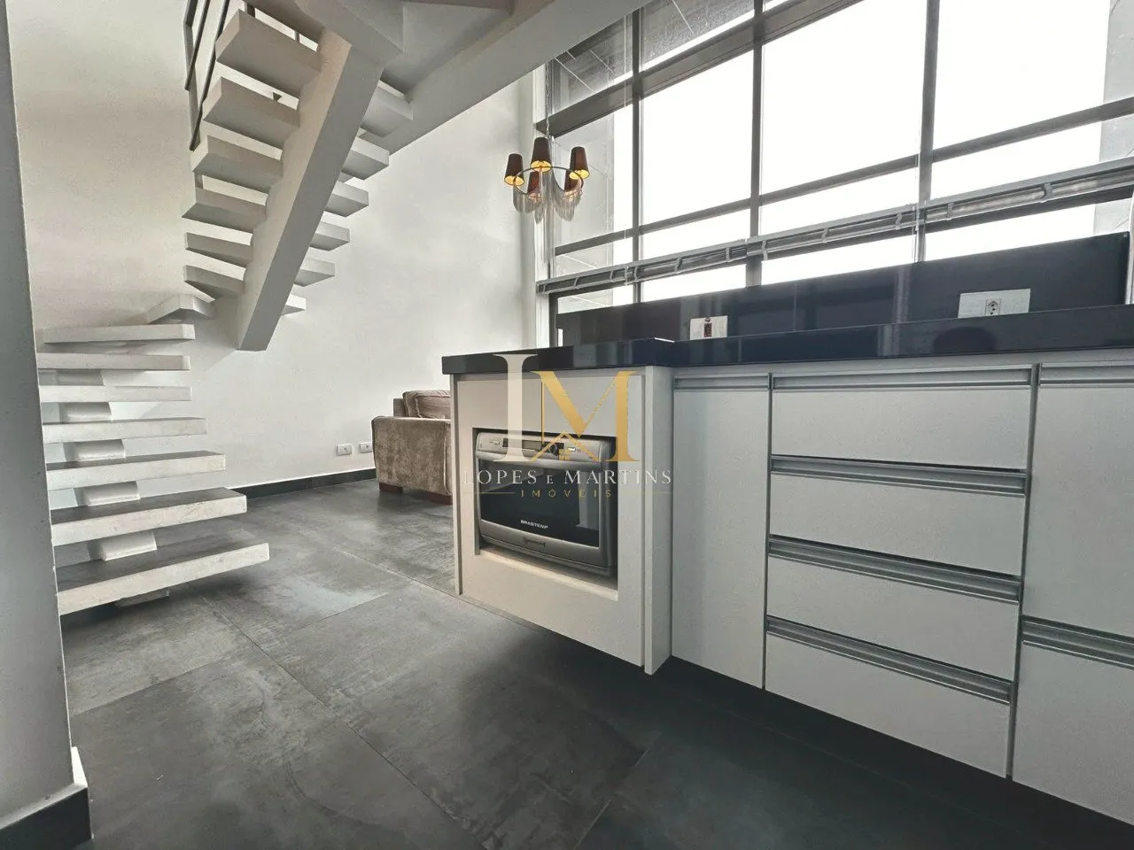 One-bedroom apartment in a building with a gym — photo 29
