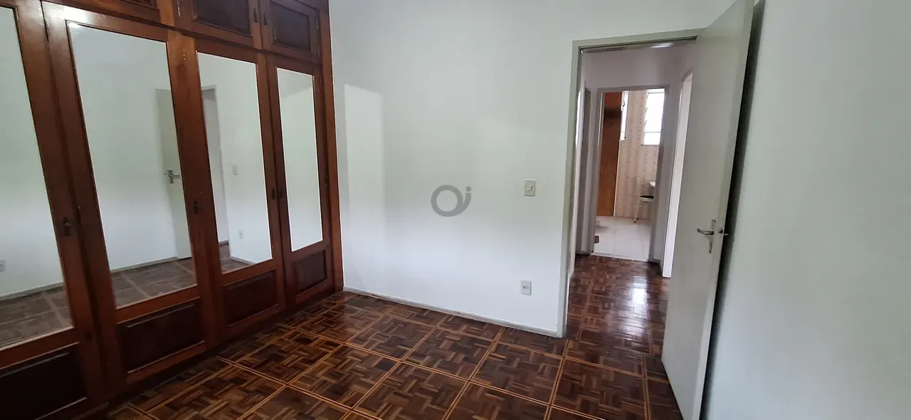 Walk-in closet in a 2-bedroom apartment, 73 m² — photo 4