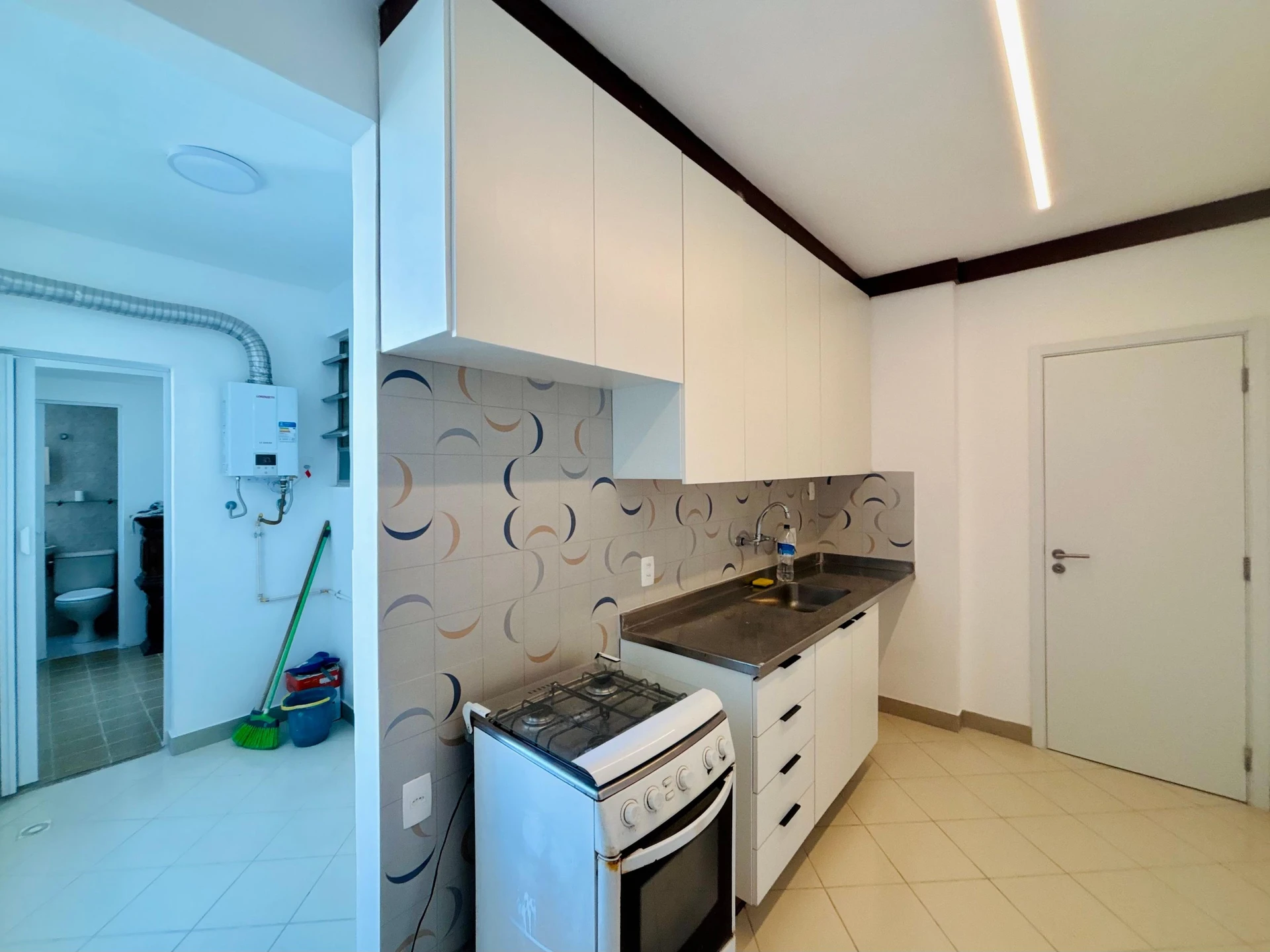 3-bedroom apartment with a mountain view — photo 5